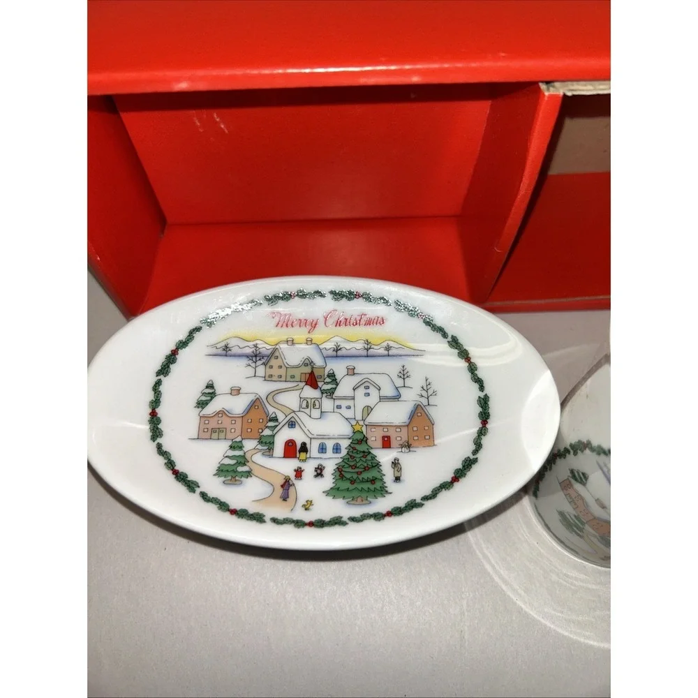 VTG Vanity Bathroom Set Soap Dish Tumbler Glass Christmas Scene Porcelain Japan